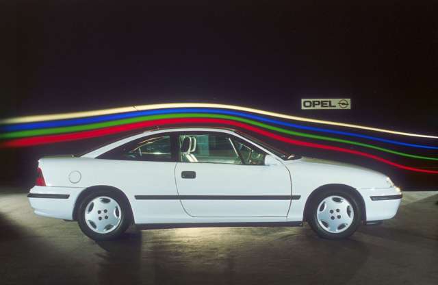 25 éves az Opel utolsó középkategóriás kupéja, a Calibra
