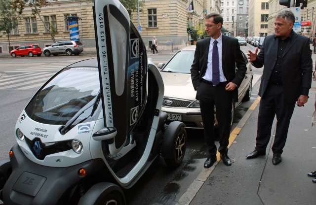 Komoly kedvezményeket ígér az elektromos és hibrid autók számára a Jedlik Ányos Klaszter