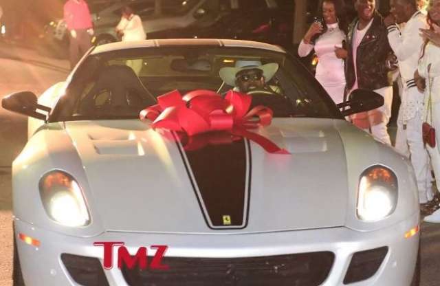 Lil Wayne lánya két luxusautót is kapott szülinapi ajándékként
