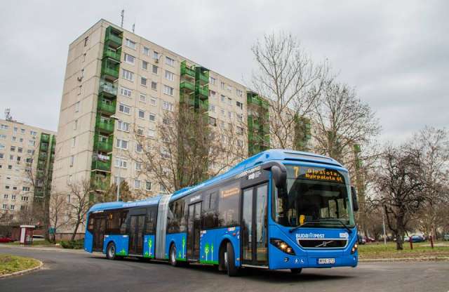 Három év múlva állítólag már nem lesznek koros Ikarusok Budapesten, hibrid Volvo buszok is jönnek