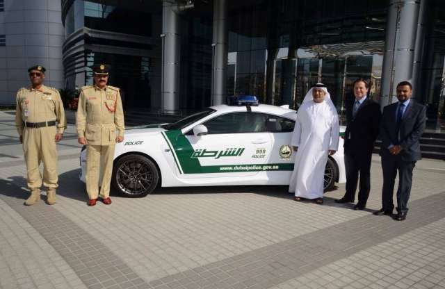 Videón a dubaji rendőrség luxussportkocsi flottája
