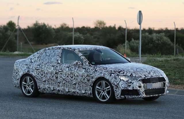 Szeptemberben bemutatják, most még kémfotón látható az Audi A4