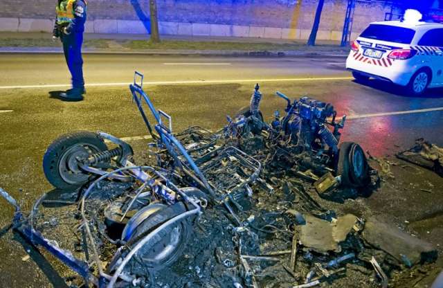 Szénné égett egy kétüléses autó Budapesten