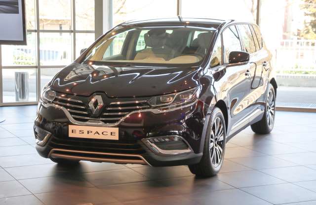 Bemutató: itthon az új Renault Espace; megnyílt az ország első Renault Store szalonja