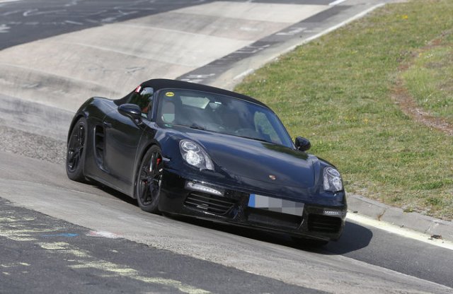 Már képeken a Porsche Boxster jövőre megjelenő új változata