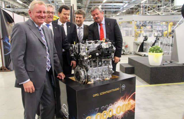 Elkészült a nyolcmilliomodik hazai Opel motor Szentgotthárdon