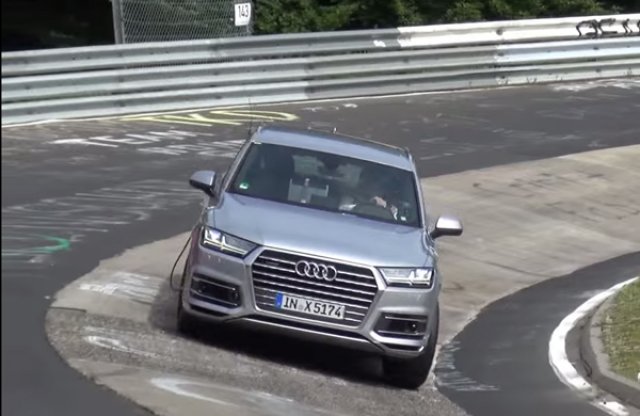 Videó: korlátnak csapta a tesztpilóta az Audi SQ7-et