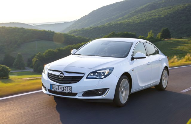 Két új alapmotort is kap az Opel zászlóshajója