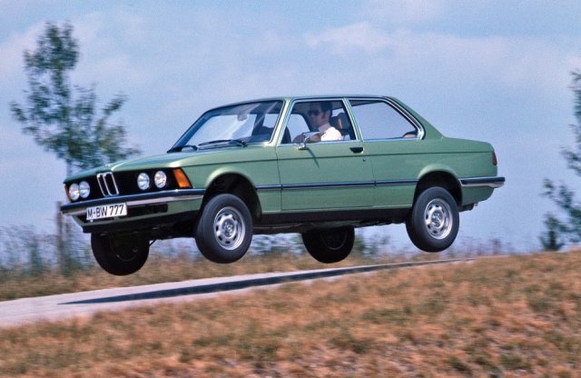 Típustörténet: 40 éves a BMW valaha gyártott legsikeresebb modellje, a 3-as sorozat