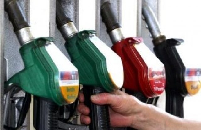 Pénteken csak a benzin ára csökken, a gázolajé nem