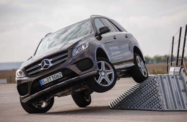 A legújabb Mercedes-Benz SUV-okat és AMG sportmodelleket vezettük a Star Experience roadshow-n
