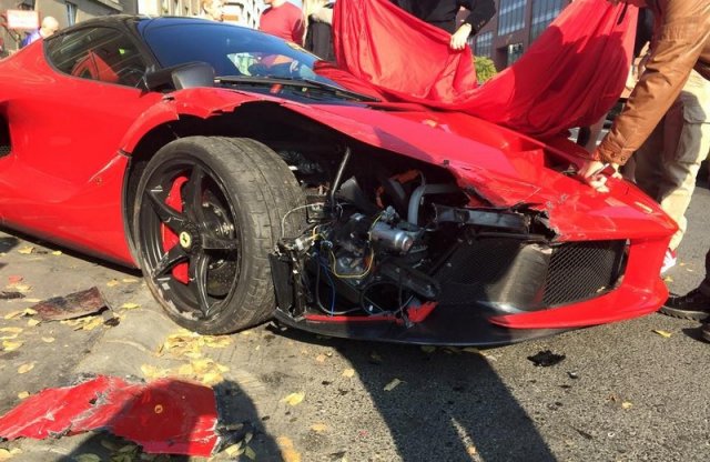 A világsajtót is bejárta a Váci úton összetört Ferrari