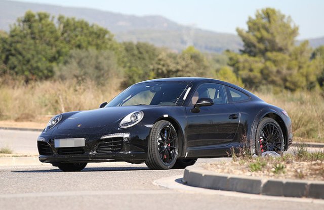 Először látható kémfotón a következő generációs Porsche 911-es