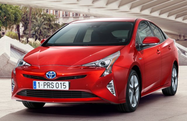 Az új Toyota Prius kétféle akkumulátorának titka a tömegcsökkentés