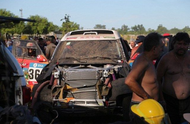 Csak erős idegzetűeknek! Brutális baleset történt a Dakar ralin