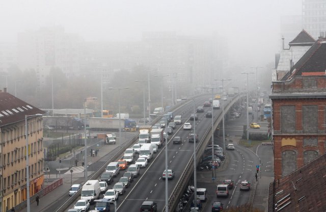 Bővülhet a szmogriadókor Budapest útjairól kitiltott autók köre