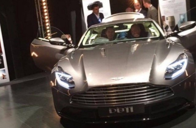 Lesifotón az  Aston Martin új sportkocsija, a DB11