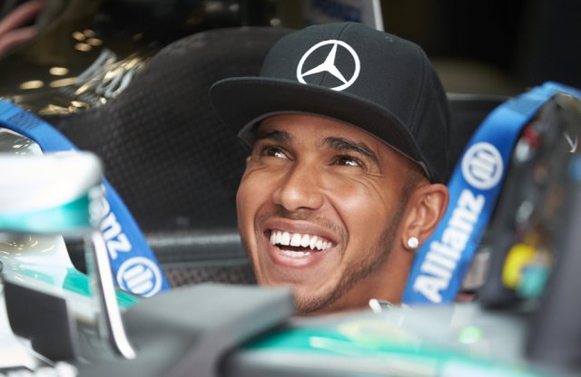 Hátránnyal indul a hétvégi Kínai Nagydíjon Lewis Hamilton