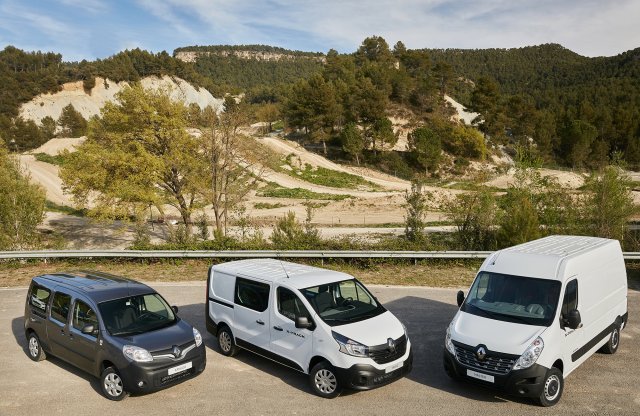 Nemzetközi menetpróba: az új növelt terepképességű Renault haszonjárművek és a Master  4x4