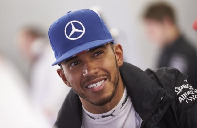 F1, Brit Nagydíj: Hamilton a pole-ból indulva nyert