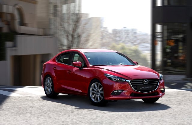 Belül látszik igazán, hogy frissül a Mazda3