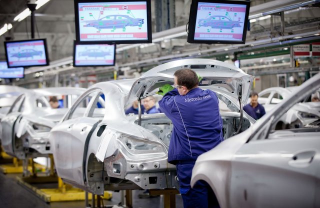 Egymilliárd eurót fektet be,  2500 új munkahelyet teremt Kecskeméten a Mercedes
