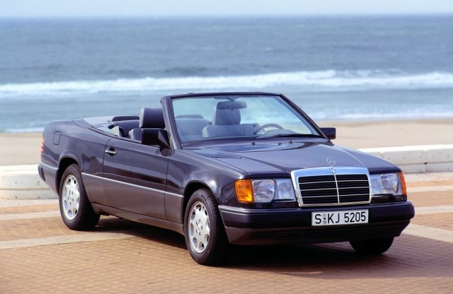 25 éves a kabrió Mercedes-Benz E-osztály
