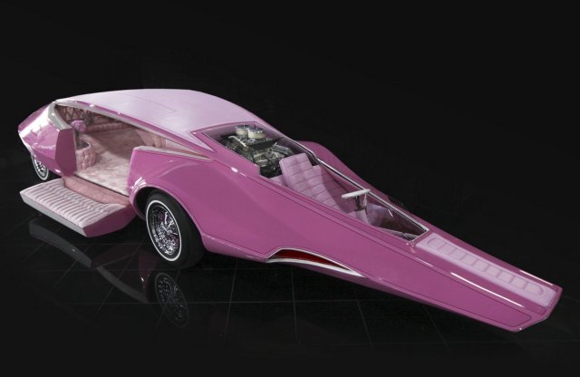 Felújították a Rózsaszín Párduc autójaként emlegetett csőrös csodát