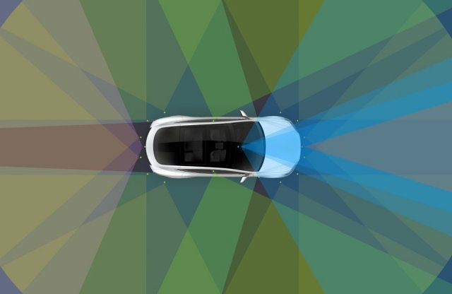 Parkolóhelyet is egyedül keres az önvezető Tesla