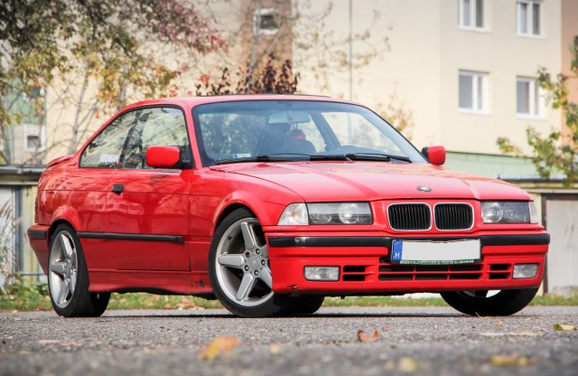 Ilyen egy őszinte játszós autó – BMW E36 318is, 1994 használtteszt