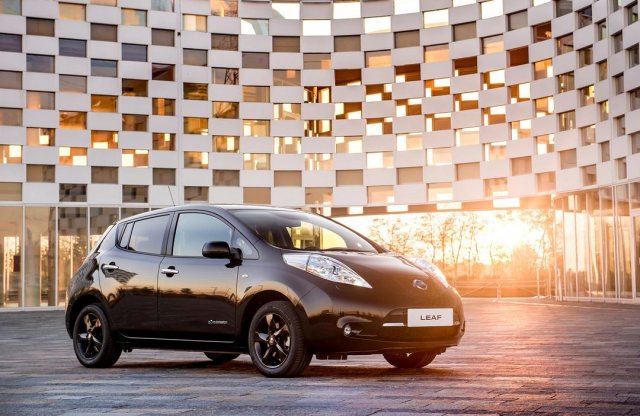 Európa számára érkezik a Nissan Leaf Black Edition