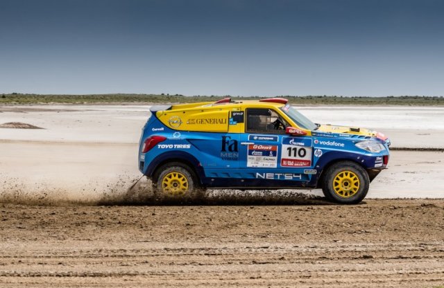 Az Opel Dakar Team az Africa Race-en indul - autóval és egy kamionnal is