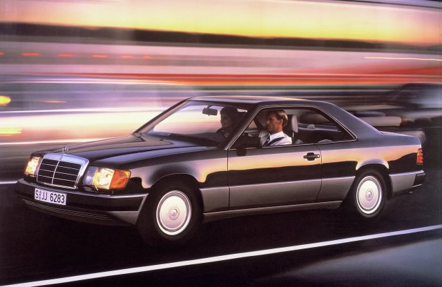 Megint márciusban jön a Mercedes E Coupé, mint 30 éve