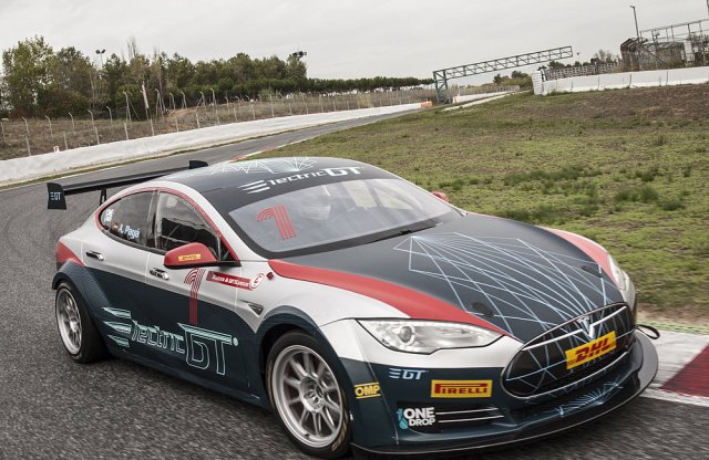 Elkészült az Electric GT bajnokság Tesla versenyautója