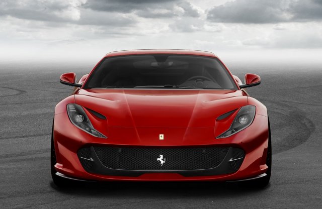 800 lóerős a legújabb Ferrari, még a LaFerrarinál is gyorsabb
