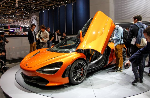 A 650S-t váltja a McLaren 720S, új a motor és a teljes formaterv