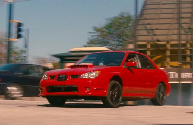 Nyár végén érkezik a Baby Driver mozifilm - egész jó autós jelenetekkel