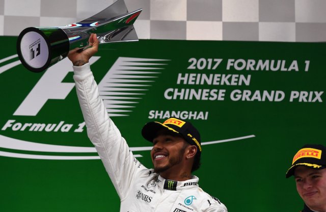 A Mercedes brit pilótája nyerte a Forma-1-es Kínai Nagydíjat