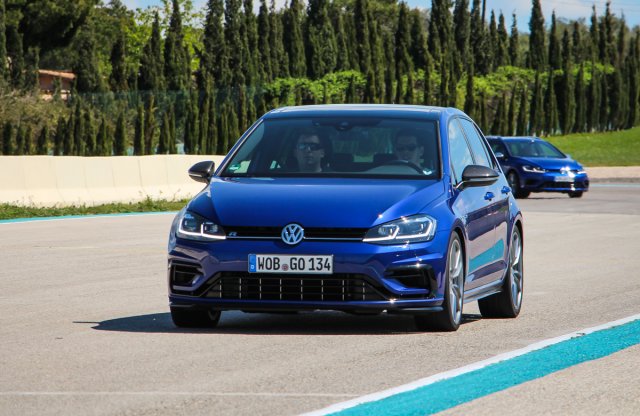Volkswagen Golf R és GTI Performance menetpróba