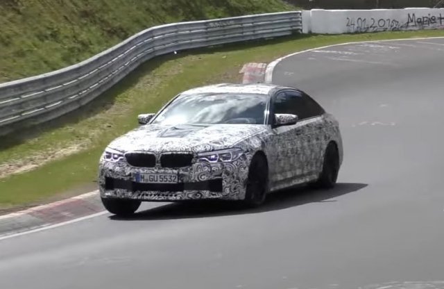 A Zöld Pokolban hajszolják a BMW új M5-ösét