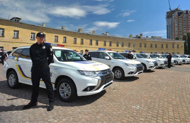 635 Mitsubishi Outlander PHEV az ukrán rendőrségen
