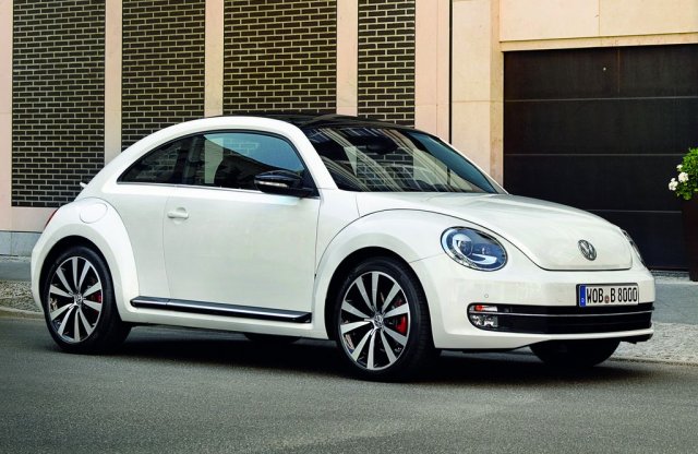Új benzines turbóval bővül a VW Passat és a Beetle motorkínálata Amerikában