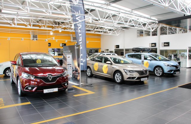 Nem csak a Renault palettája, ügyfélszerzése is komoly változáson megy át