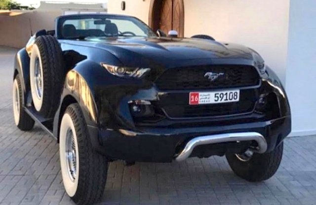 Egy arab sejk nem járhat akármivel, erre a legmegfelelőbb egy emeletes Mustang