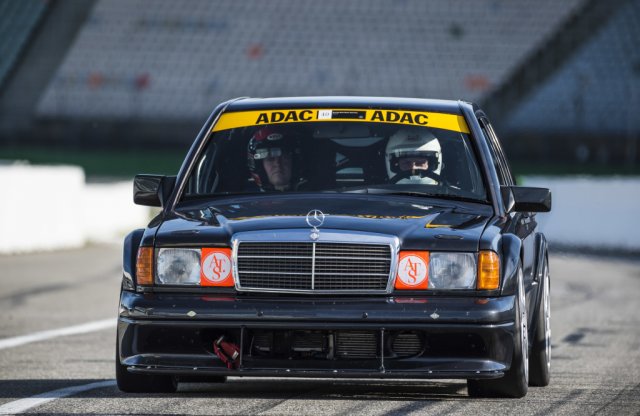 Élménykört kínál a '90-es évek legendáival a Mercedes