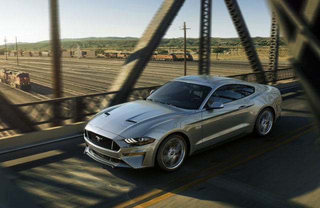 Erősebb lett a V8-as és a 2,3-as EcoBoost Mustang is