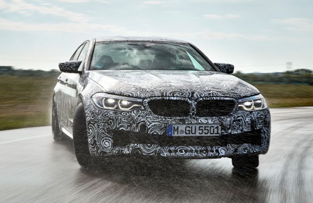 Augusztusban hivatalosan is bemutatkozik a BMW M5