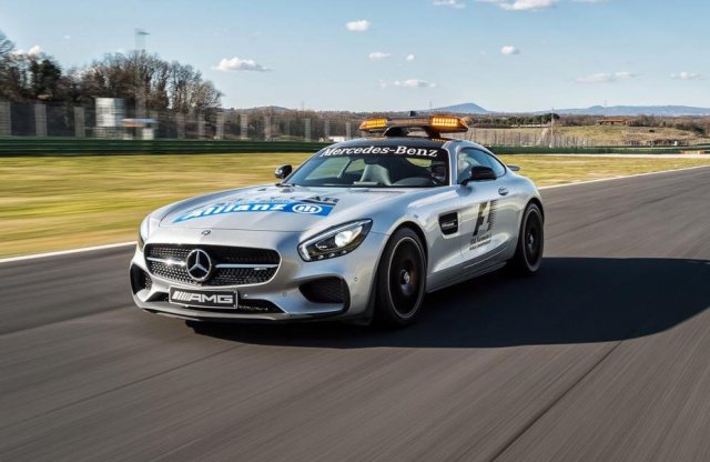 Sofőr nélkül körözhet a versenyzők előtt a Mercedes-AMG GT