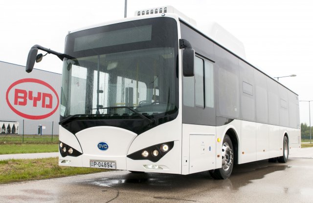 Újabb elektromos autóbuszok készültek hazánkban, a kínai BYD komáromi  gyárában