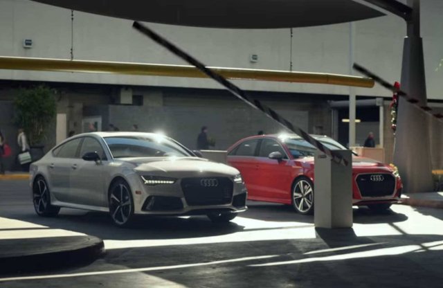 Két apuka mérkőzik meg az utolsó parkolóért, a fegyverek RS Audik